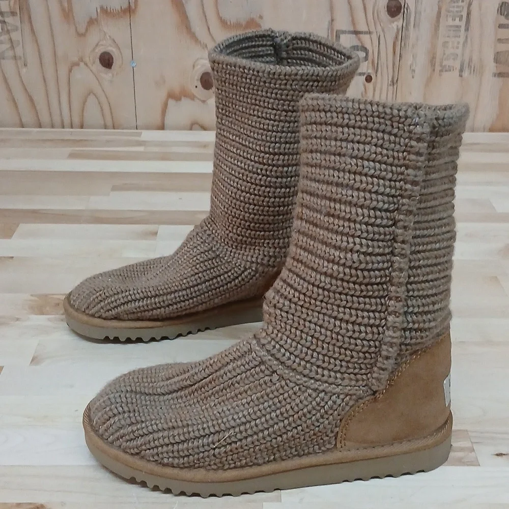 UGG Knit Tan Mid Calf Boots Size 3
